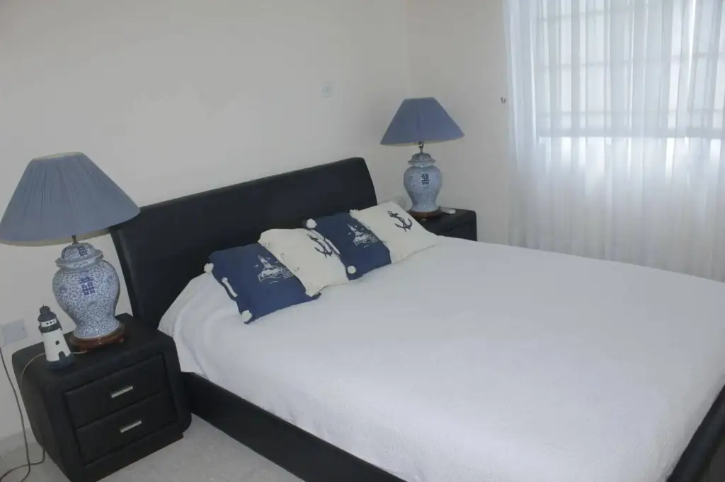 Пафос: Chloes Lettings