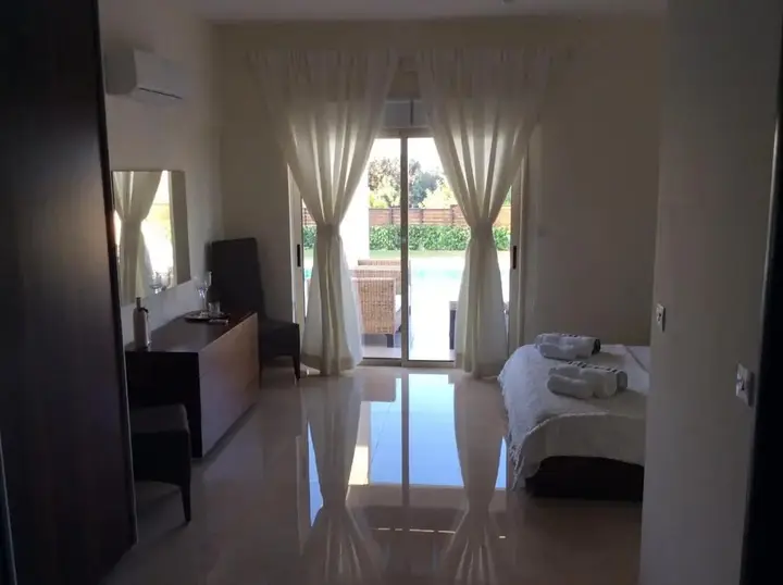Нео Хорио: Paradise Latchi Villa