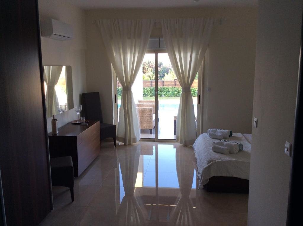 Нео Хорио: Paradise Latchi Villa