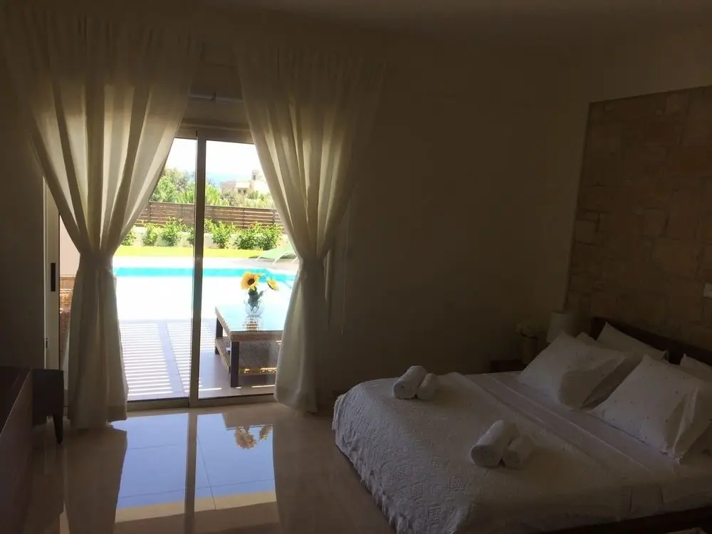 Нео Хорио: Paradise Latchi Villa