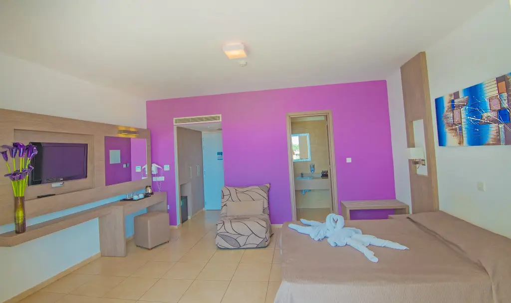 Айя-Напа: New Famagusta Hotel&Suites