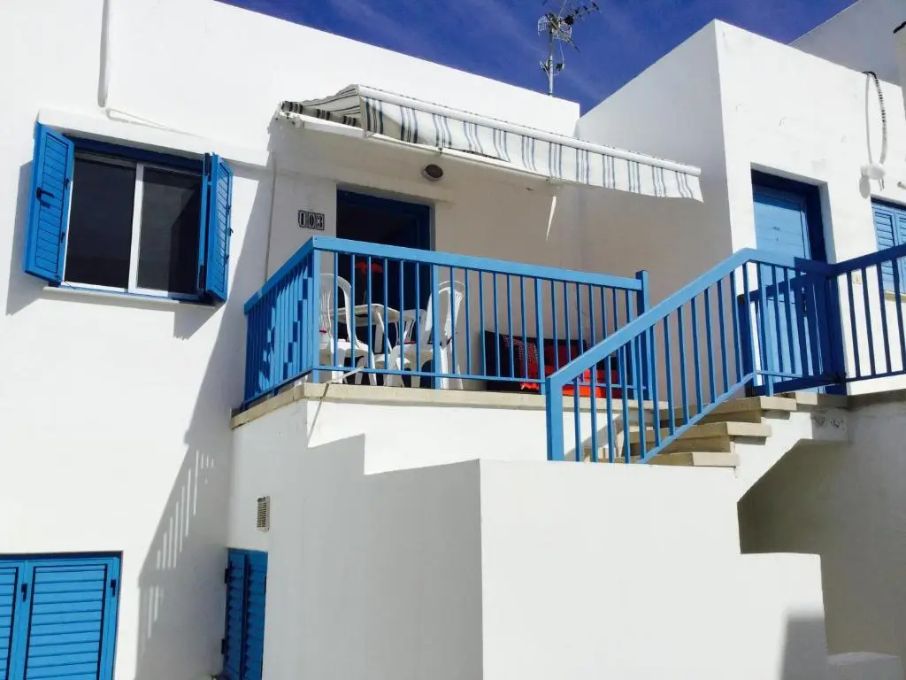 Хлорака: Ikaria Village Studio