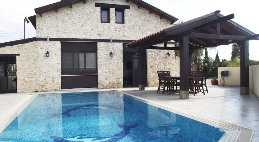 Протарас: Villa Stone