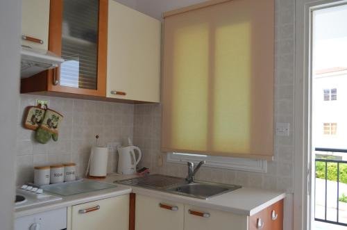 Пафос: Ithaki Gardens Apartment 107