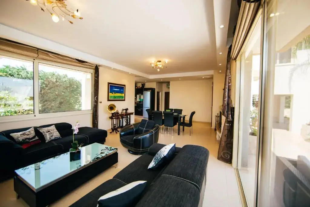 Перволия: Villa Mediterranea