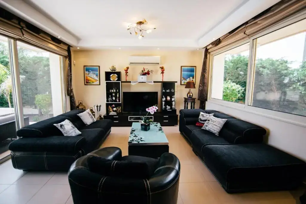 Перволия: Villa Mediterranea