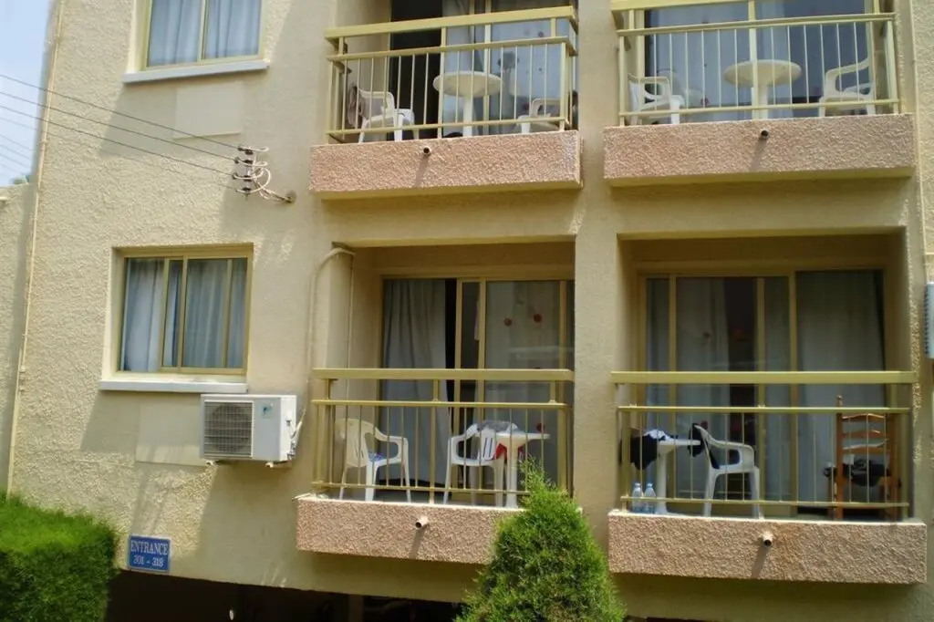 Айя-Напа: Barbara Apartments & Annex