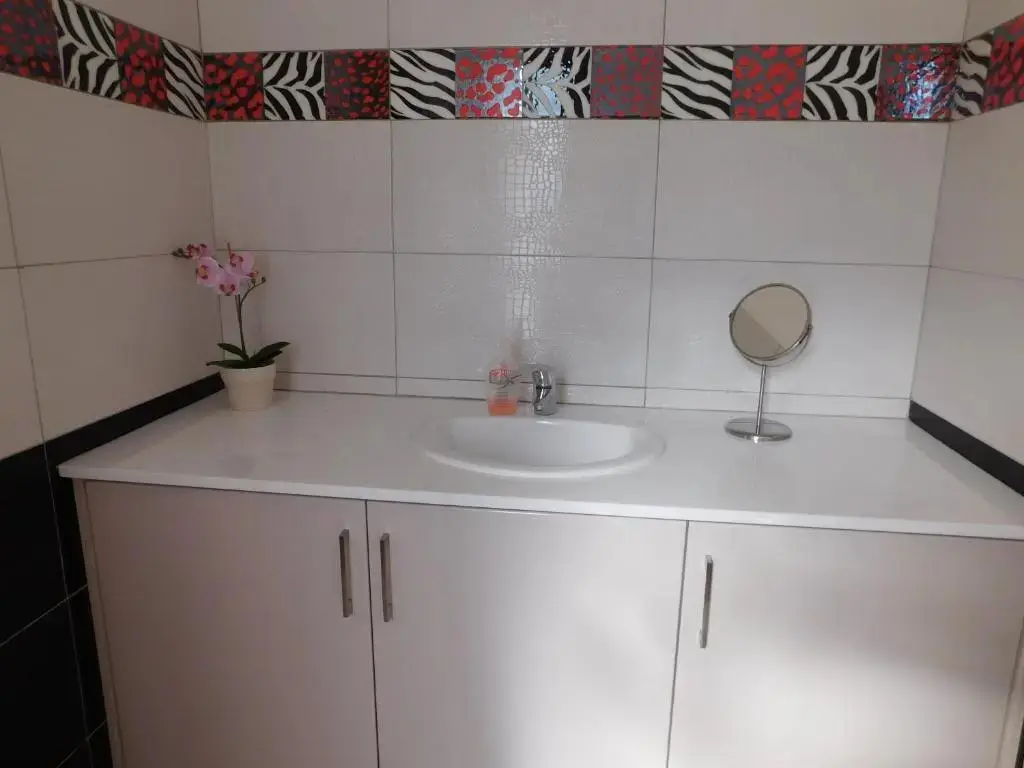 Полис Хрисохус: Vicky's Apartment