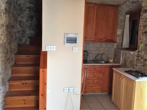 Какопетрия: Andri's House
