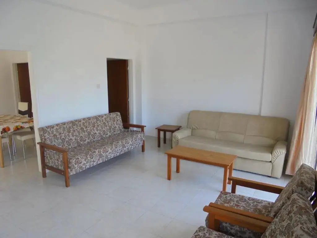 Пафос: Niki Court Holiday Apartments