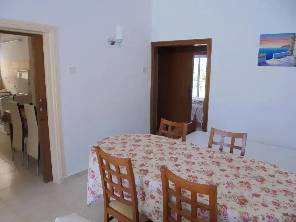 Пафос: Niki Court Holiday Apartments