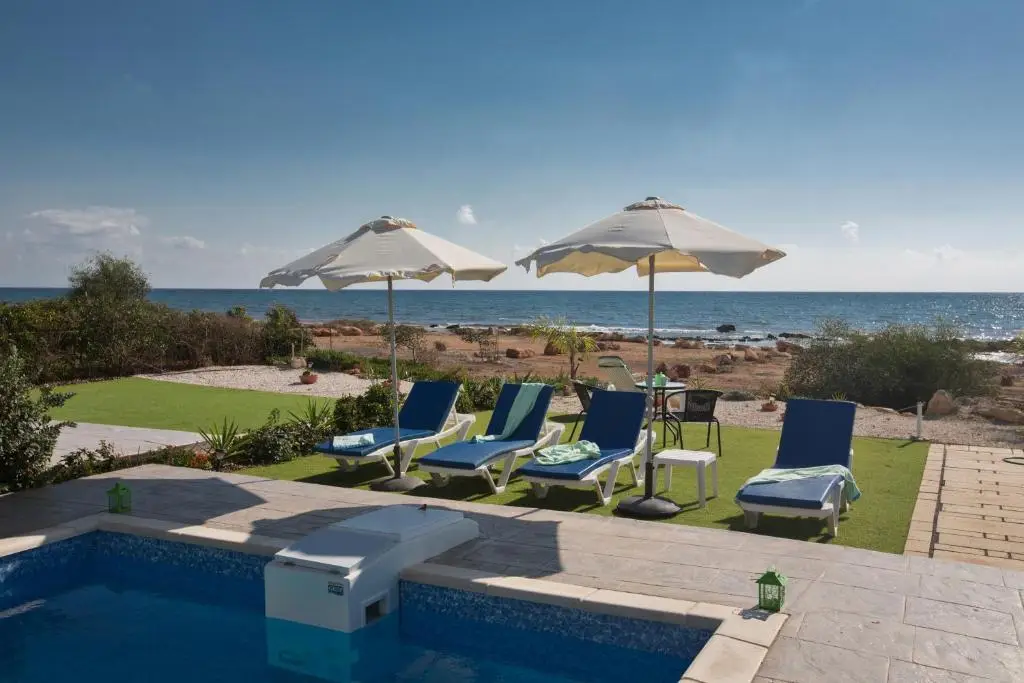 Айя-Напа: Sea front Villa Dagi (Gorgona Complex, Ayia Napa)