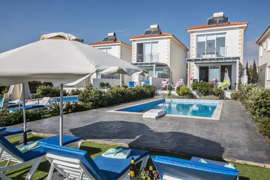 Айя-Напа: Sea front Villa Dagi (Gorgona Complex, Ayia Napa)