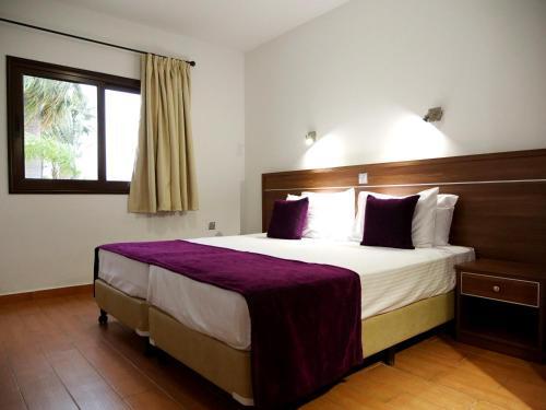 Айя-Напа: Amethyst Napa Annex Apartments