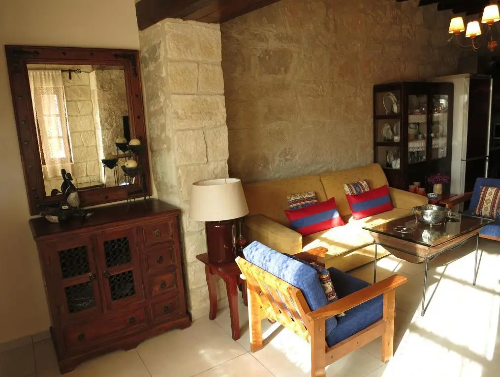 Нео Хорио: Simona Stone House