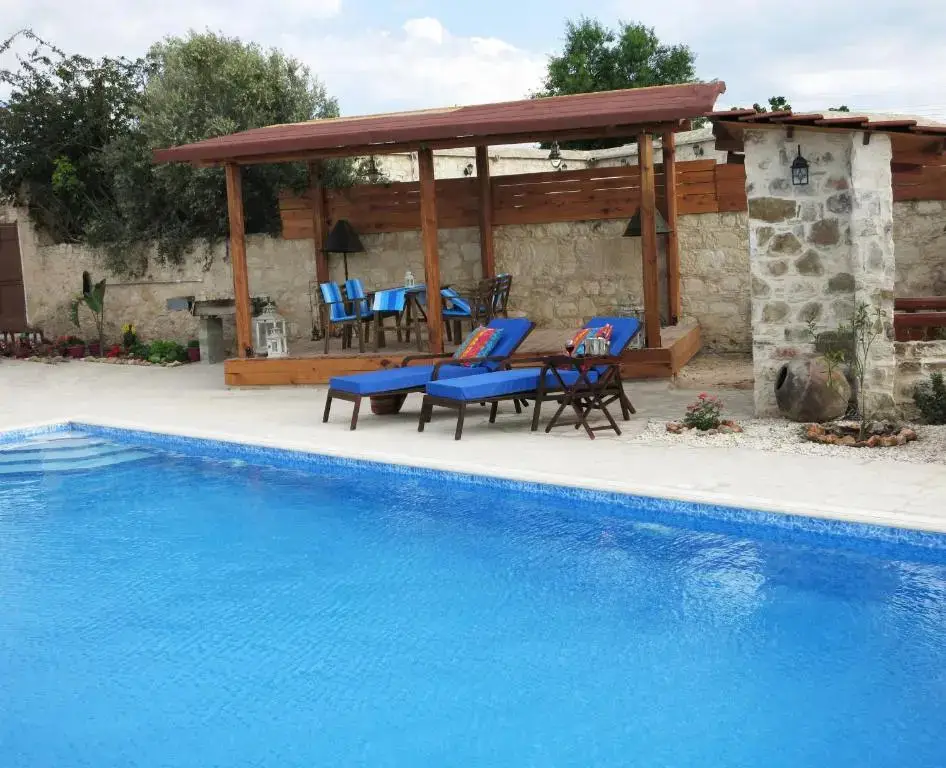 Нео Хорио: Simona Stone House