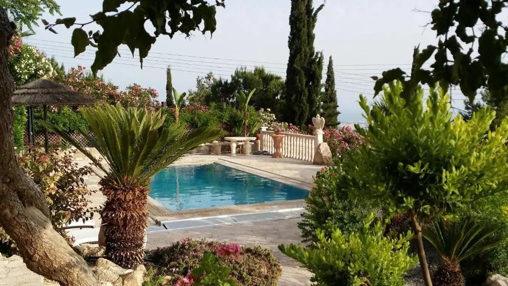 Тала: Garden of Eden Villa