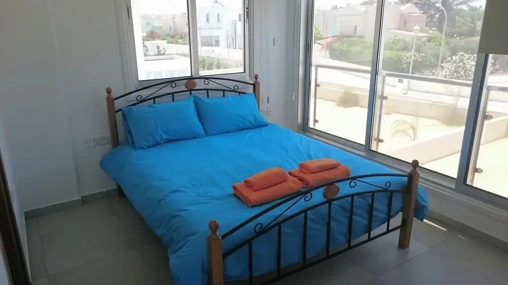 Перволия: Colonial Beach Villa