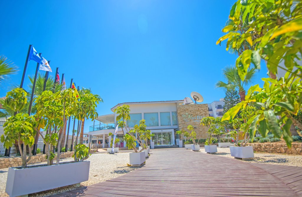 Marlita Beach Hotel Apartments — фото 1