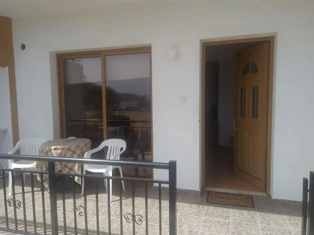Писсури: Yialos Apartments