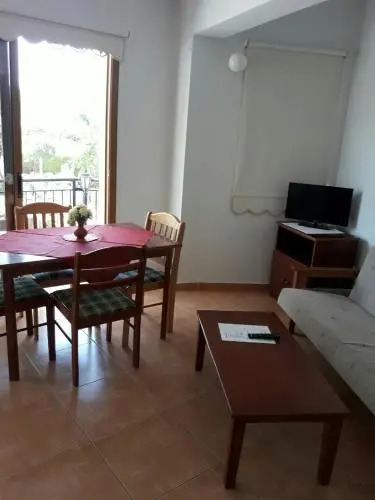 Писсури: Yialos Apartments