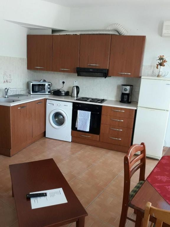 Писсури: Yialos Apartments