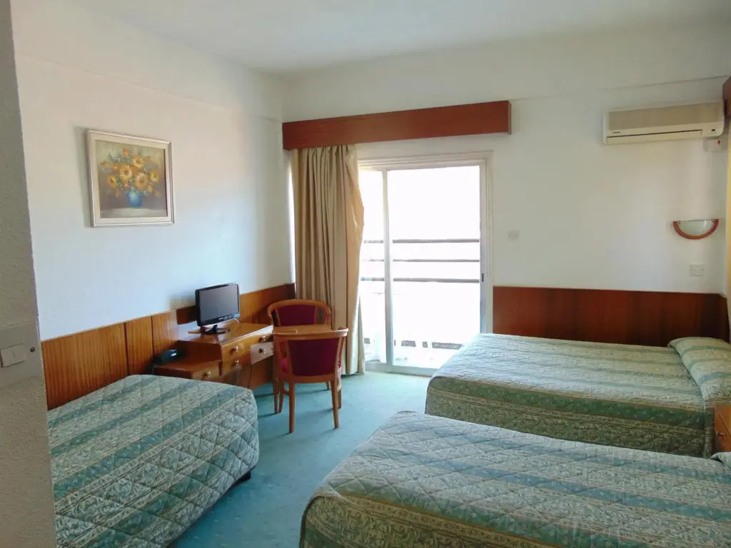 Какопетрия: Hellas Hotel