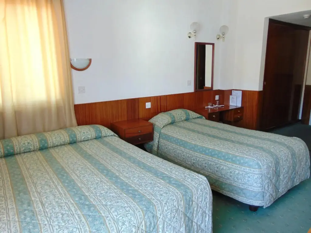 Какопетрия: Hellas Hotel