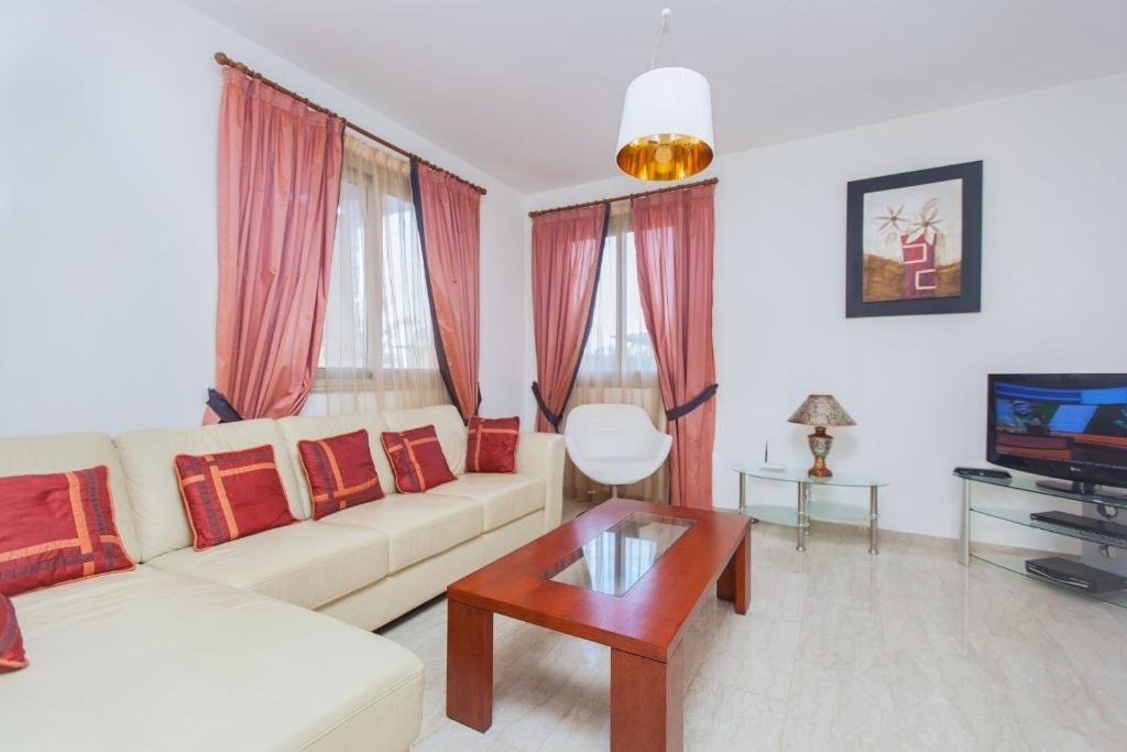 Полис Хрисохус: Villa Saraliana Sandy Beach Villas