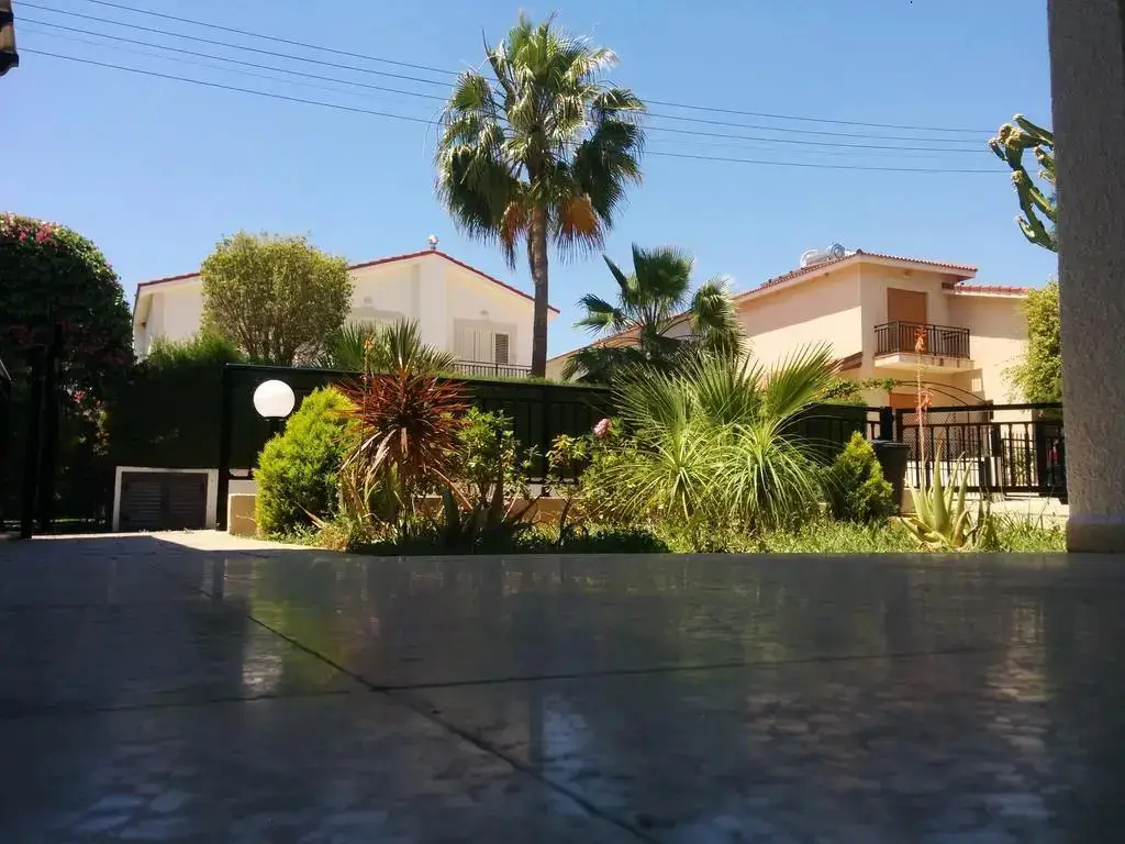 Royal Sunset Studios & Apartments — фото 1