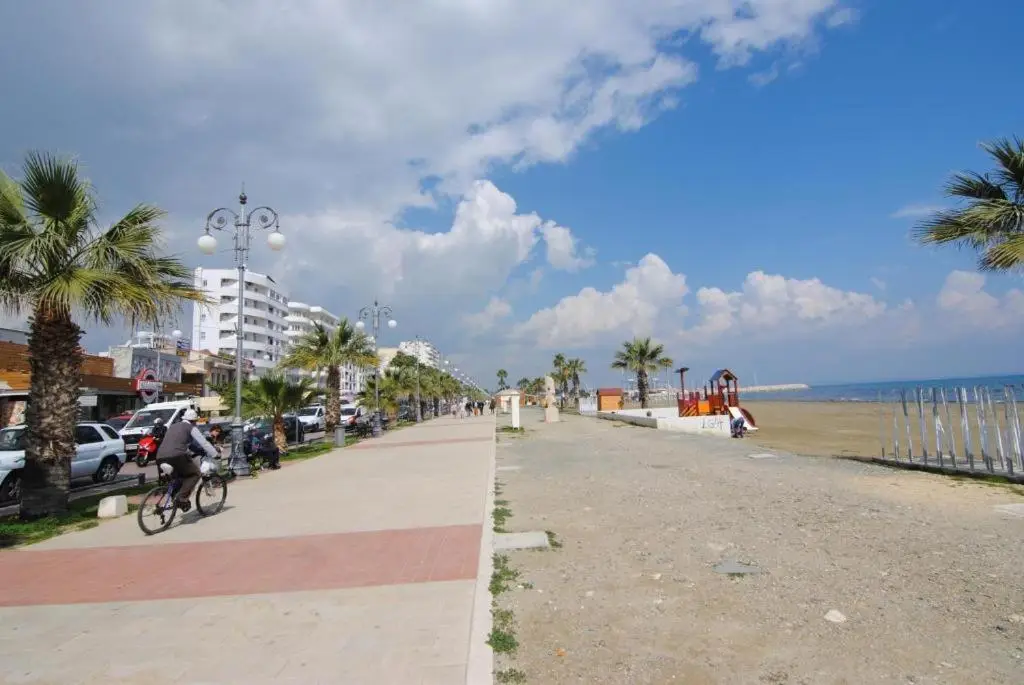 Ларнака: La C Mer