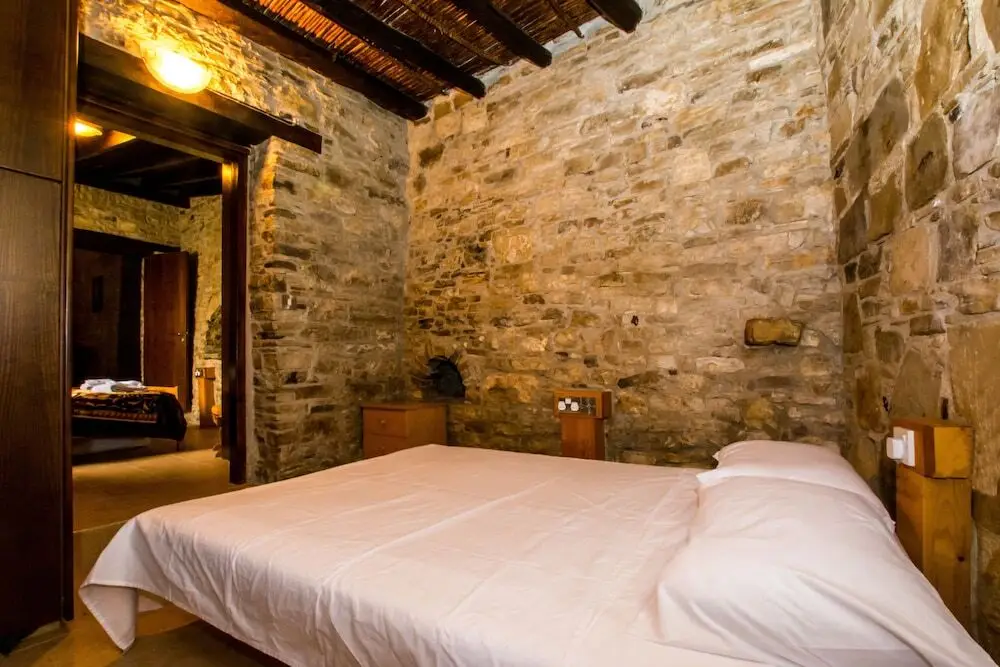 Какопетрия: Yorkis Silikou Village House
