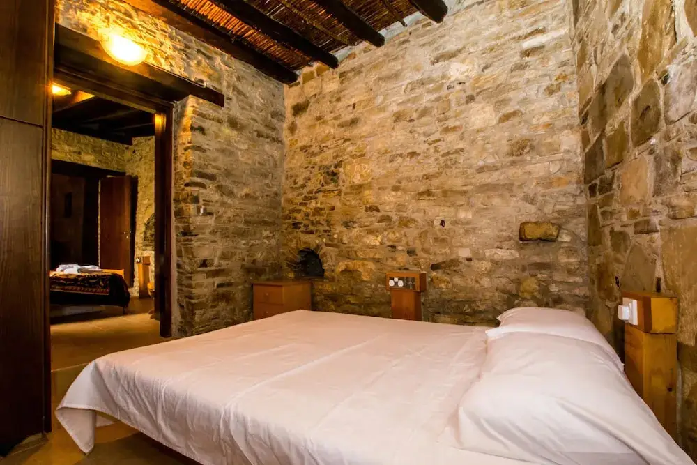 Какопетрия: Yorkis Silikou Village House