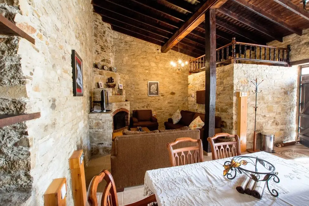 Какопетрия: Yorkis Silikou Village House