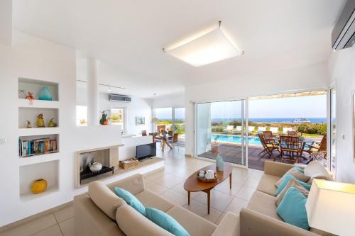 Протарас: Beachfront Villa Balsa