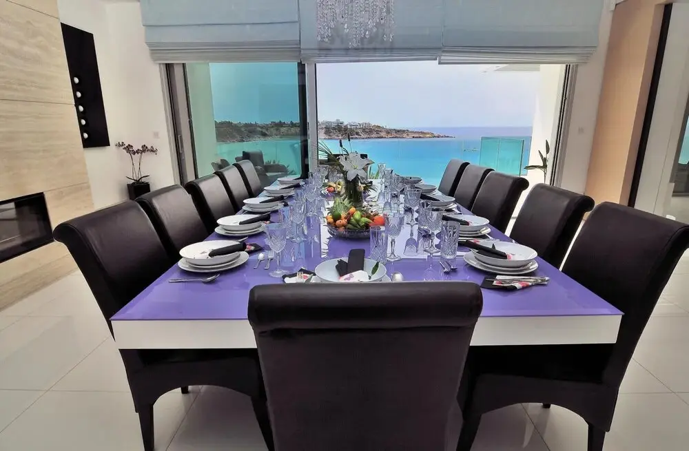 Пейя: Water's Edge Villa