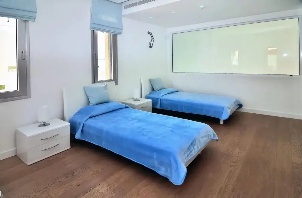 Пейя: Water's Edge Villa