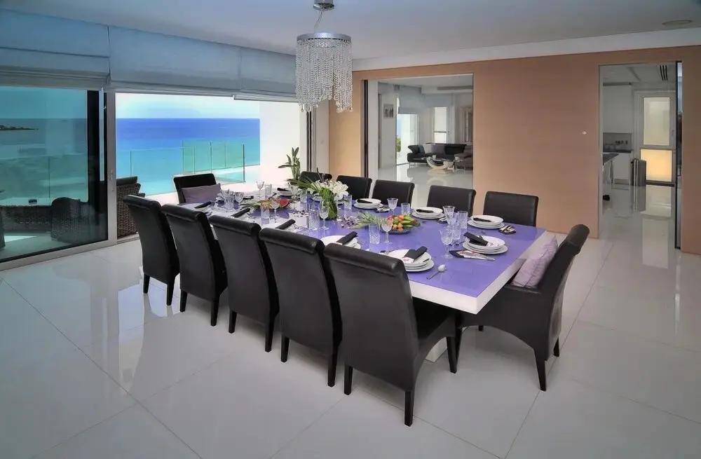 Пейя: Water's Edge Villa