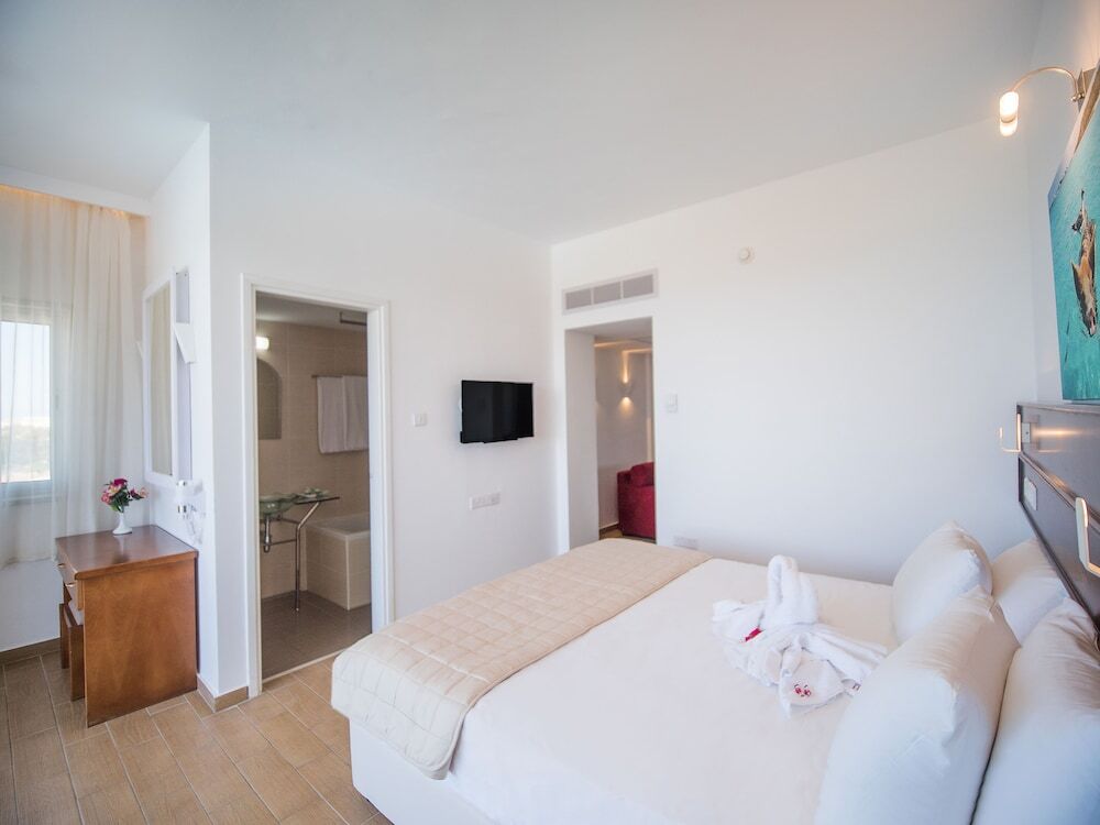 Пафос: Avlida Hotel
