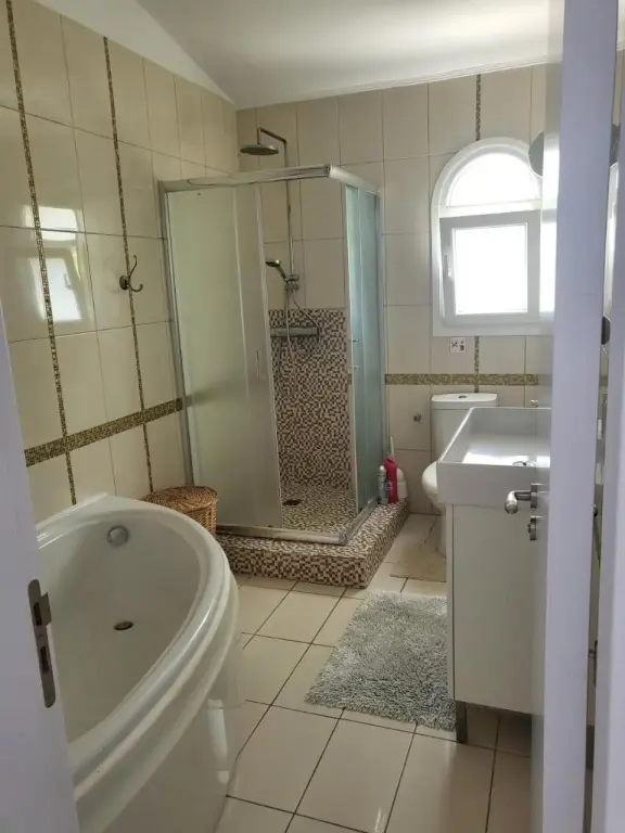 Пейя: Villa Neyla Four bedroom Beach front Coral Bay