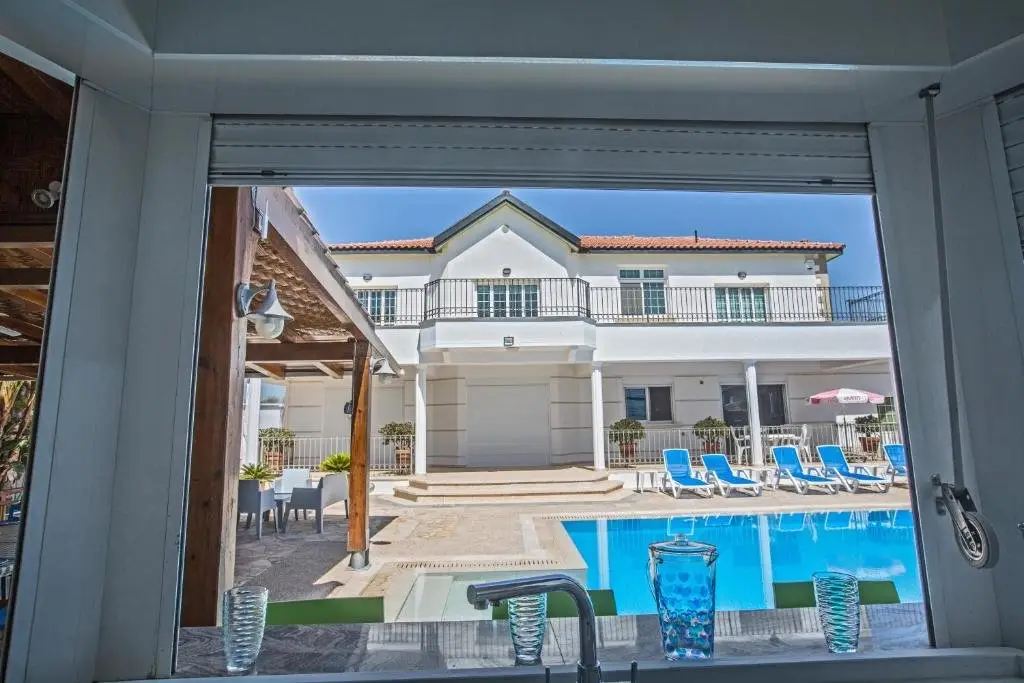 Papas Family Villa With Private Pool Wheelchair Accessible — фото 1