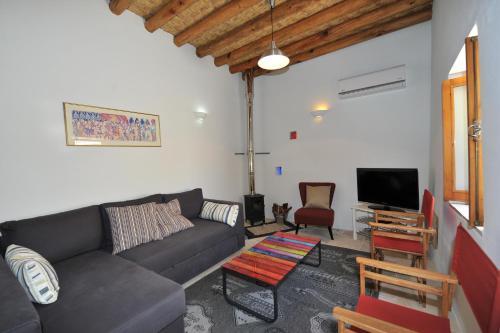 Лекара: Annis House