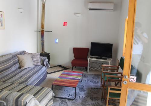 Лекара: Annis House