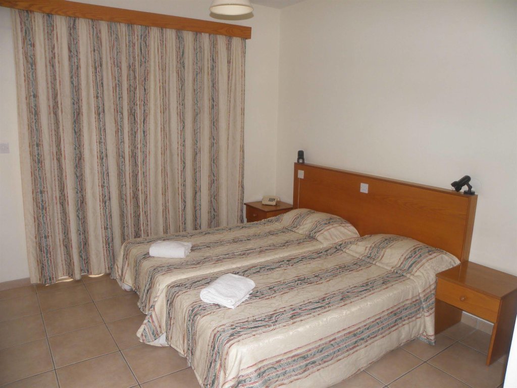 Гермасойя: Valana Hotel Apartments