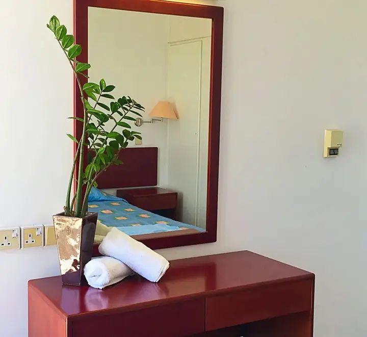 Агиос Тихонас: Blue Crane Hotel Apts