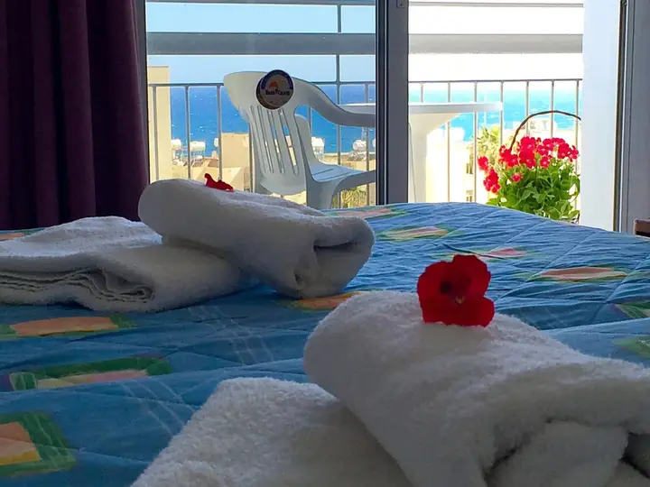 Агиос Тихонас: Blue Crane Hotel Apts