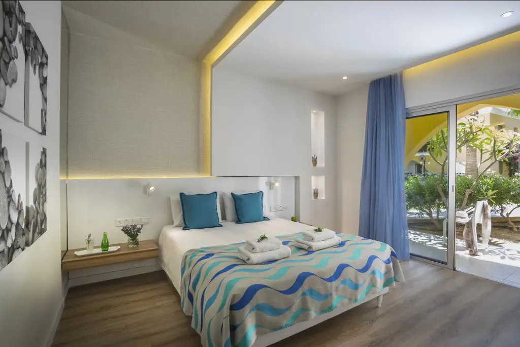 Паралимни: Курорт Malama Beach Holiday Village