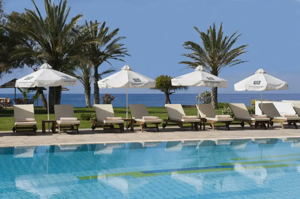 Пафос: Отель Constantinou Bros Athena Royal Beach