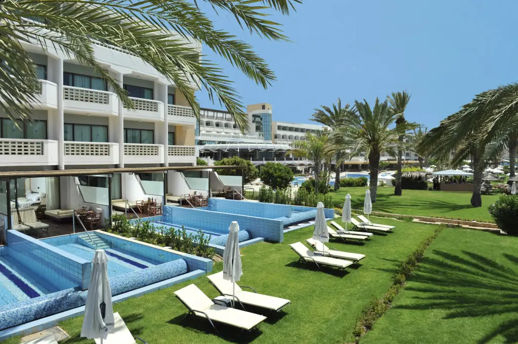 Пафос: Отель Constantinou Bros Athena Beach