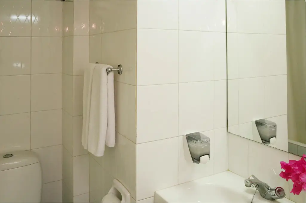 Агиос Тихонас: Navarria Hotel